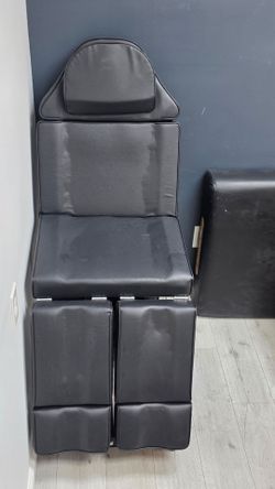 ​Professional Tattoo / PMU Bed Chair – Like New (Used Less Than 1 Month)