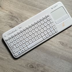 LOGITECH Keyboard Wireless / Bluetooth (White) Fully Functional