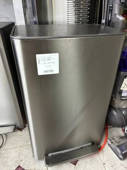 Kohler step trash can