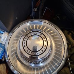 Chevrolet motor division center hub cap