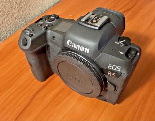 NEAR MINT] Canon EOS R5 - 299 Shutter Count - 2022 | Body Only | Offers Welcome