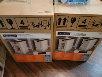 Tresanti Kerrigan Chairside Table with Power Living Room