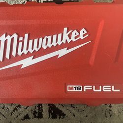 Milwaukee  2997-22  M18 Fuel