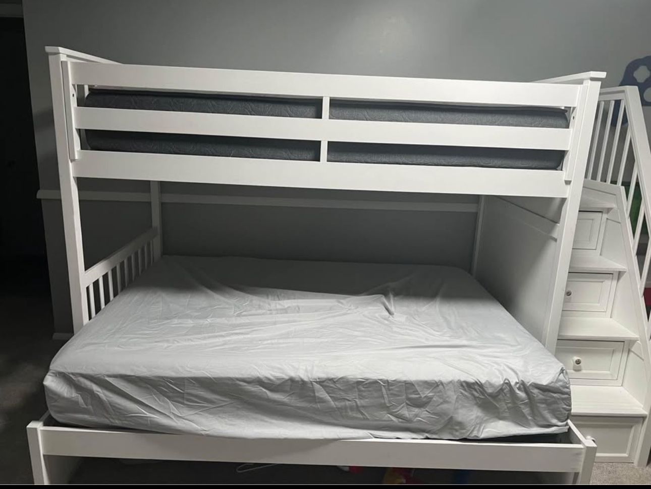 Twin Over Full Bunk bed