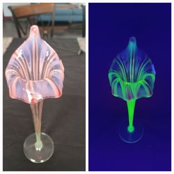 Unique Ribbed Vaseline Uranium Glass Jack In The Pulpit Vase