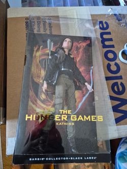 Hunger Games Katniss Barbie Collector Black Label