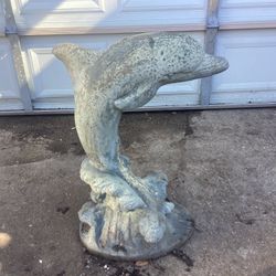 1134 Heavy Dolphin Fountain   