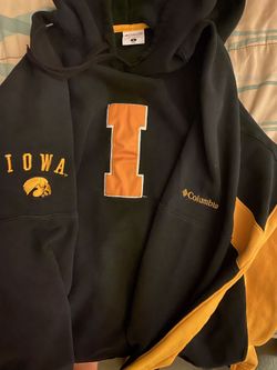 Jacket Iowa Hawkeyes Columbia, size Large, new