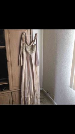 (PROM)Beautiful Gown/Dress with Scarf