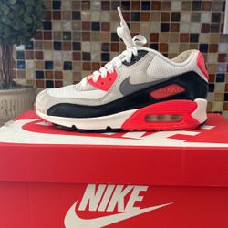 Nike Air Max 90 prem Mesh  Size 4 Y