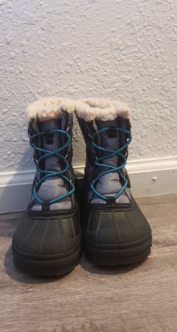 NEW SNOW BOOTS