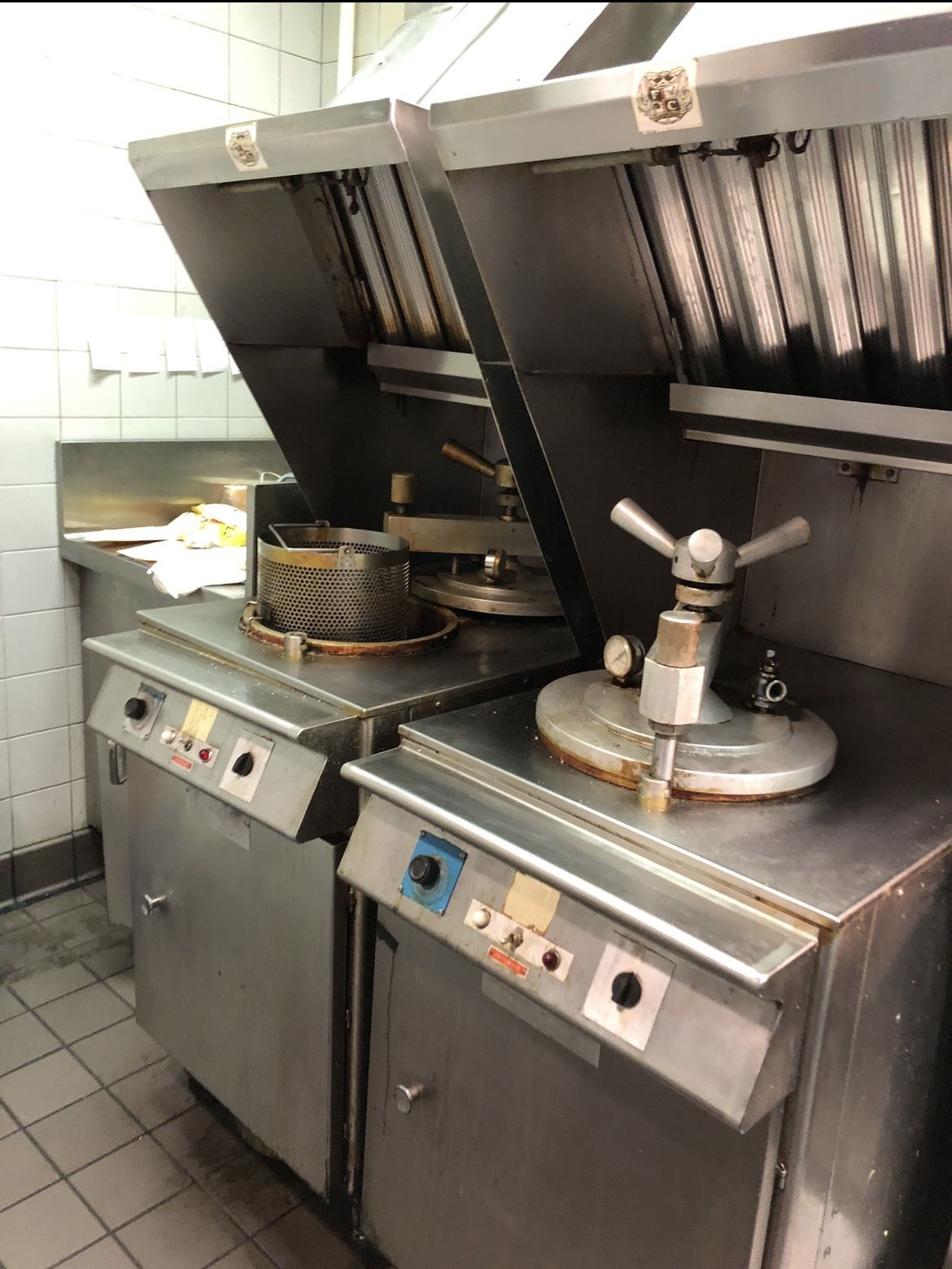 Commercial Deep Fryer /Broaster self contained unit with fire