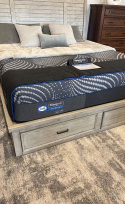 Sealy High Point hybrid Soft king mattress