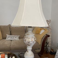 Elegant Vintage Lamp – Perfect for Home Decor!