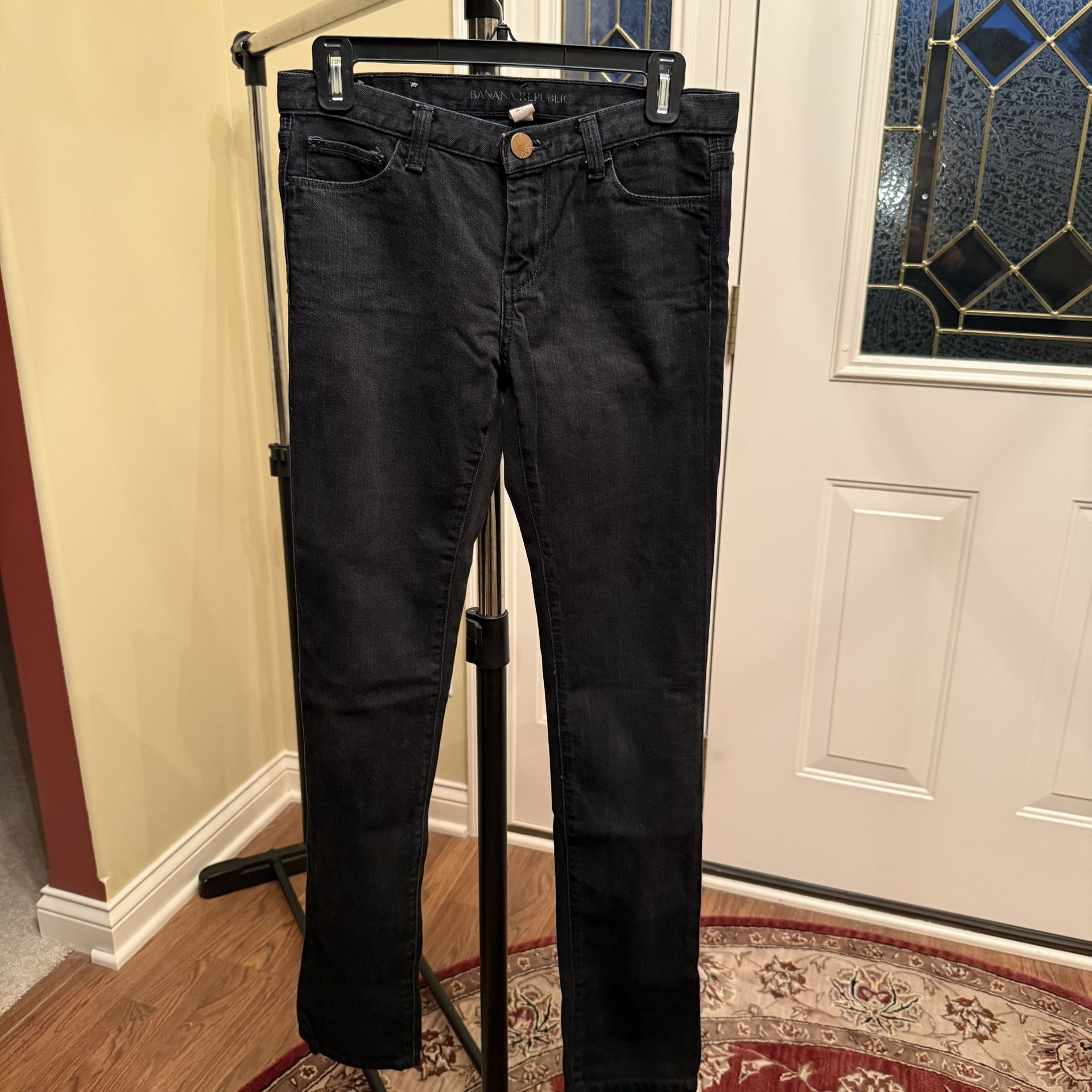 Banana Republic Low-Rise Straight Jean Size 27