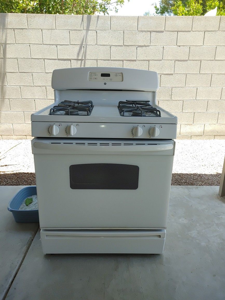 General Electric (GE) gas stove (No Delivery)