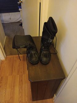 Men's Snow Boots Size 11