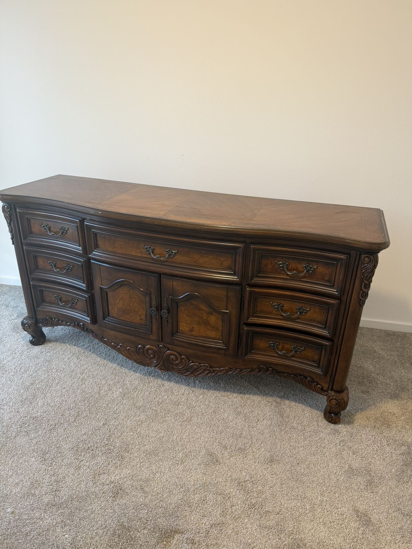 Dresser