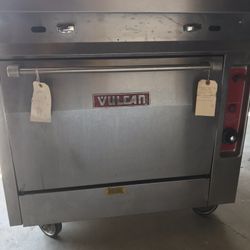 Commercial gas stove