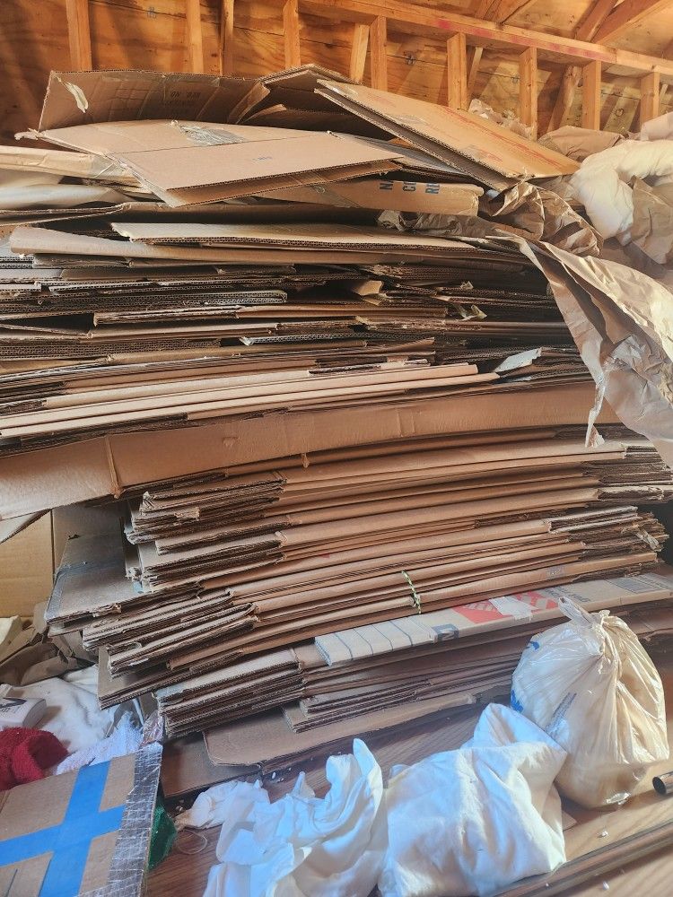 Heavy Duty All kinds Of Moving π¦ Boxes , Glass Or Fragile Items Wrappers, Blankets, Etc