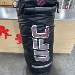 UFC 200lbs Heavy Punching Bag