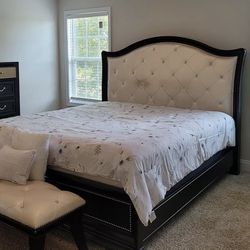 Bedroom Set w Mattress  $600