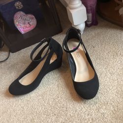 5.5 Womens Black Low Heal Shoes