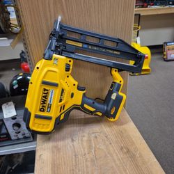 NEW Out Of Box Dewalt DCN662 Finish Nailer 20V 16GA Tool Only