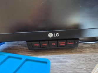 LG 24GM79G-B 24" LCD Monitor read description
