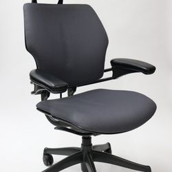 Humanscale Freedom Chair with Headrest Ergonomic