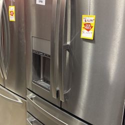 GE PVD28BYNFS Profile 27.9 cu. ft. Smart 4-Door French Door Refrigerator