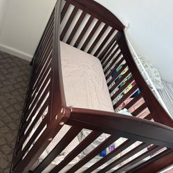 Crib with a Lot New Free Mattress Sheet And Protector 