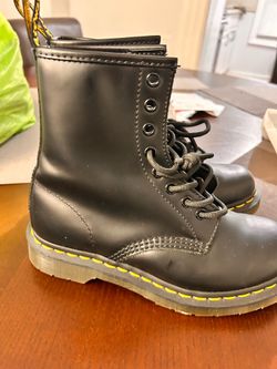 Dr martens women’s shoes
