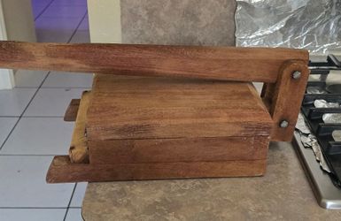 Wooden Tortilla Press, Grande y pesada. RECOGER EN HUMBLE 77396