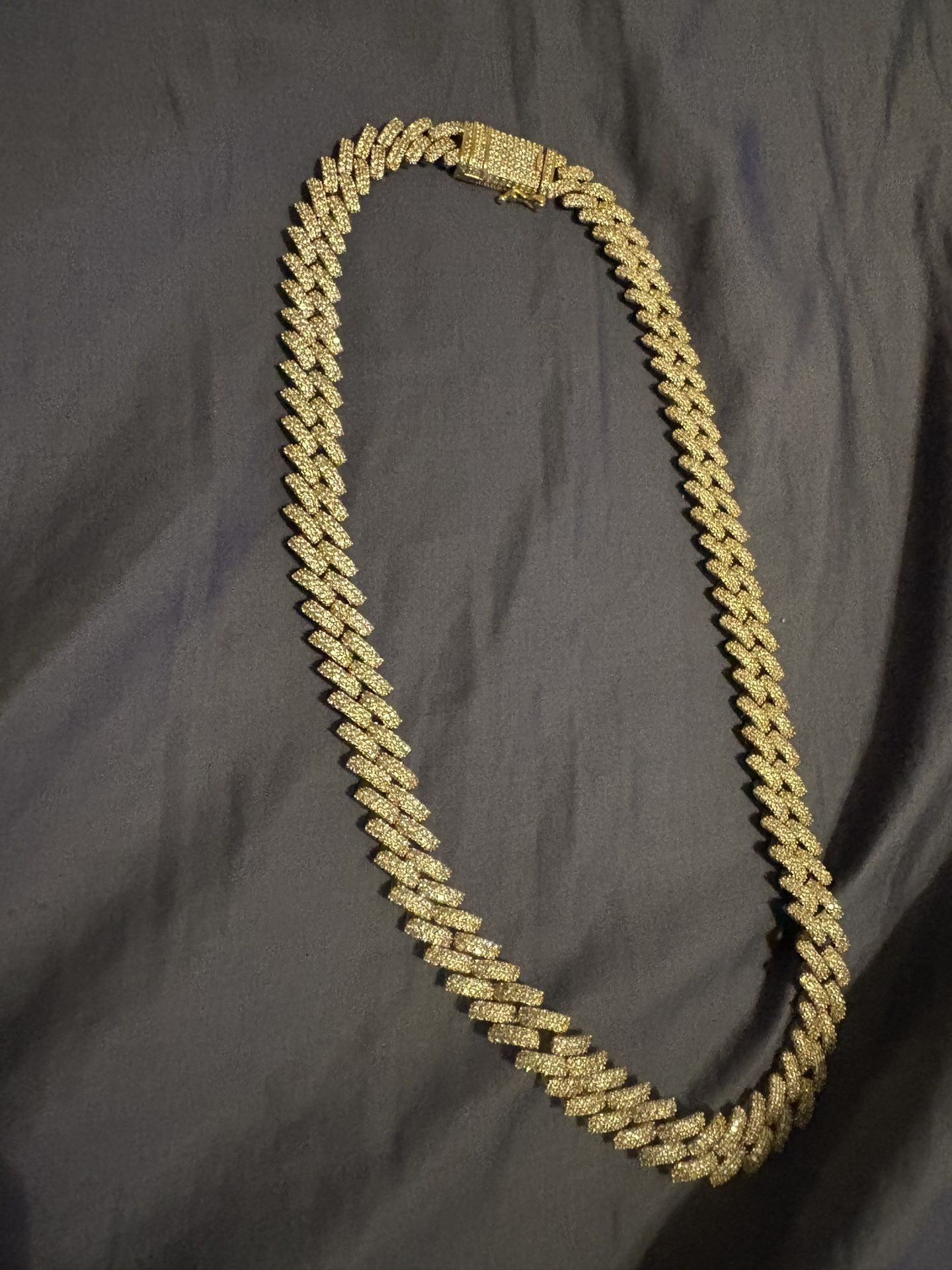 Gold Chain With Diamonds 