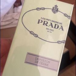 PRADA perfume 