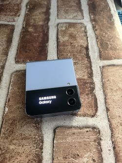 Samsung Galaxy Z Flip4 (256GB) Unlocked / Liberado