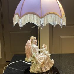 VINTAGE RARE OK COLLECTION TABLE  LAMP Lighting Mother ANGEL And CHERUBS FRINGE  