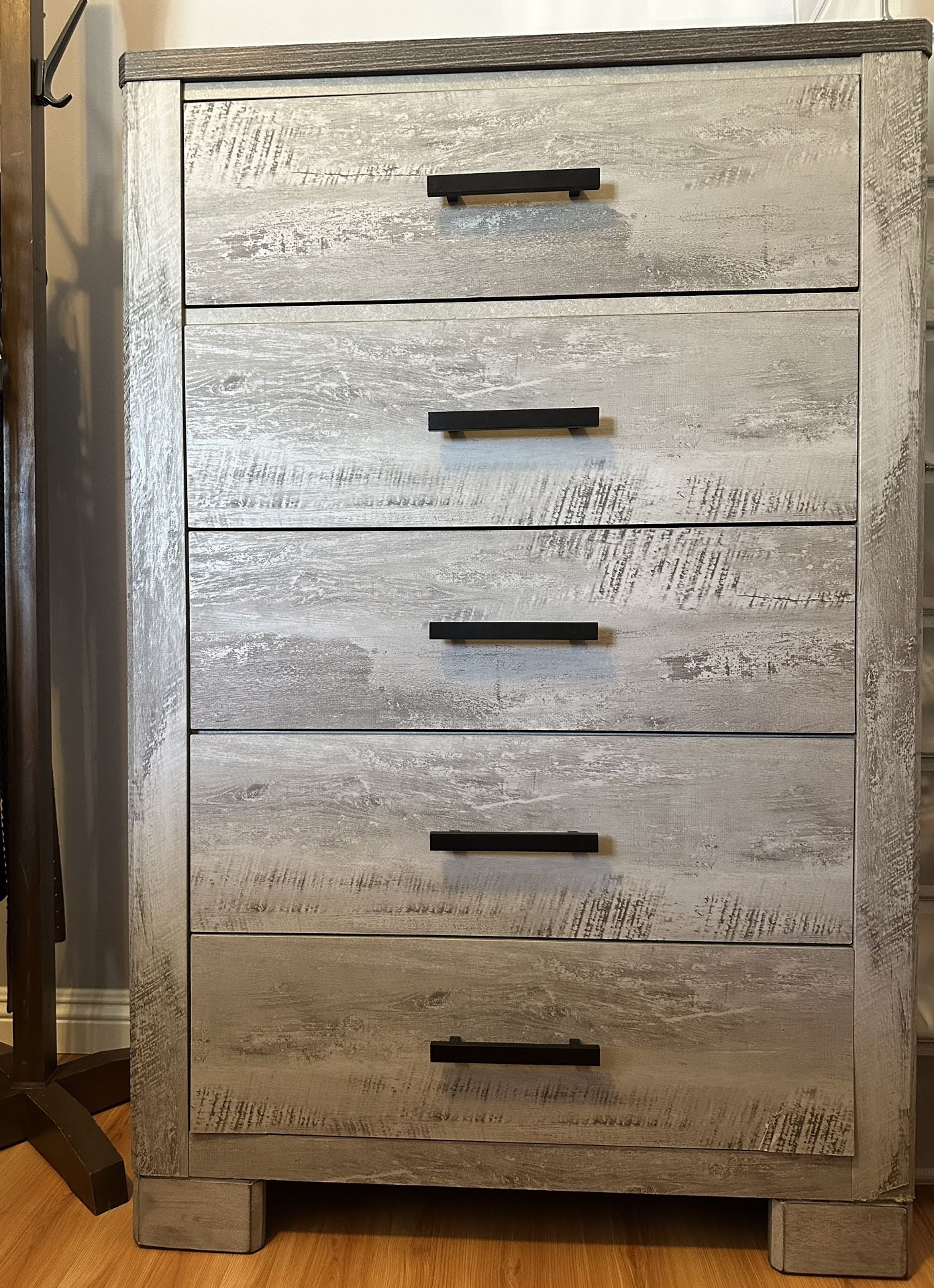Weathered Gray 5 Drawer Dresser 