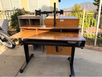 Electric Standing Desk w/ Monitor Mount – Excellent Condition