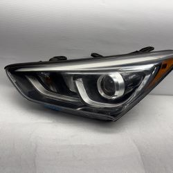 17-18 Hyundai Santa Fe Driver Side LT Headlight OEM 