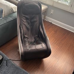 Massage chair - Still Works!! 