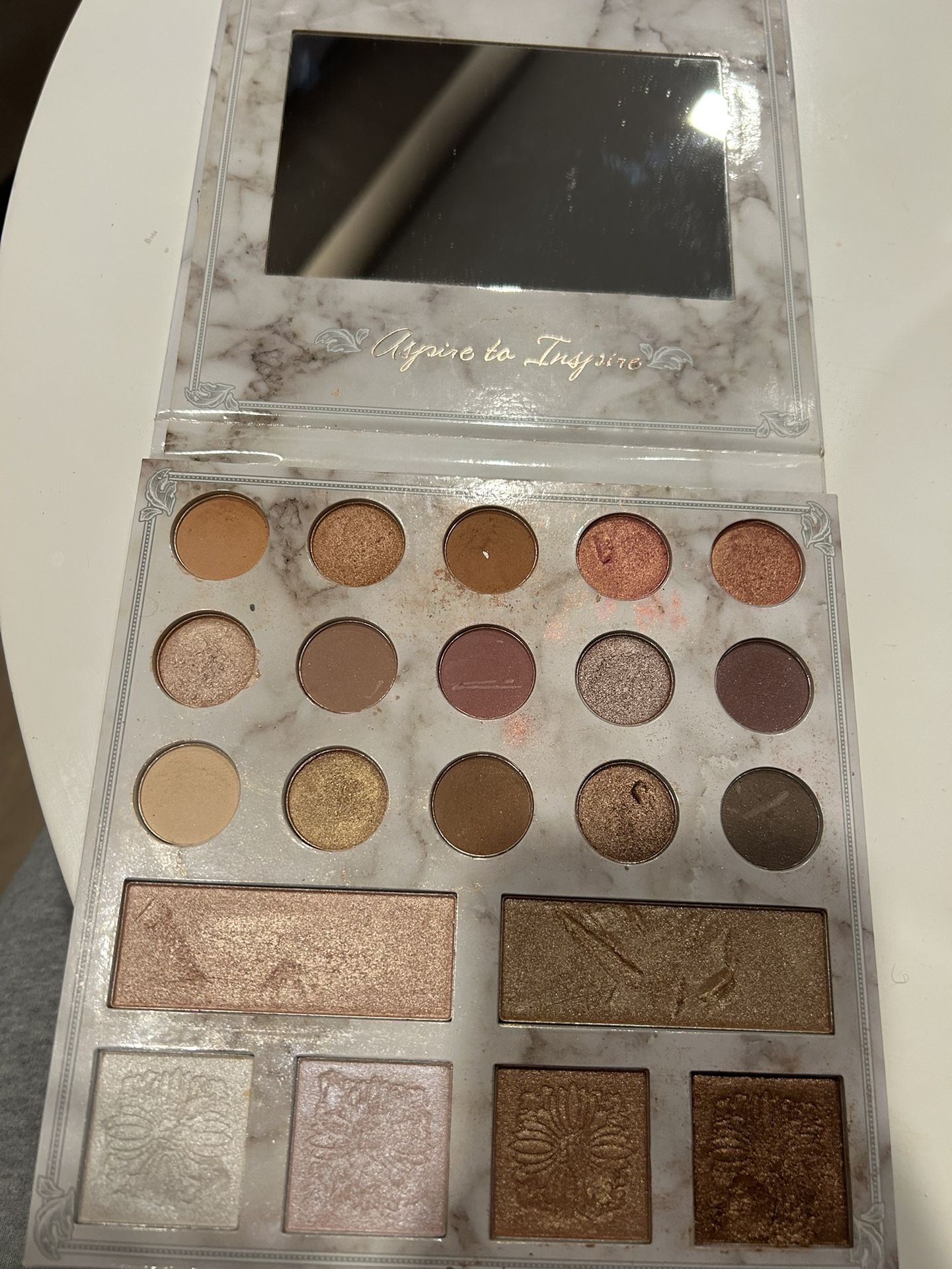 Carli Bybel Eyeshadow & Highlighter Palette