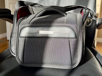 $20 Carlton London Beauty Case/Personal Item
