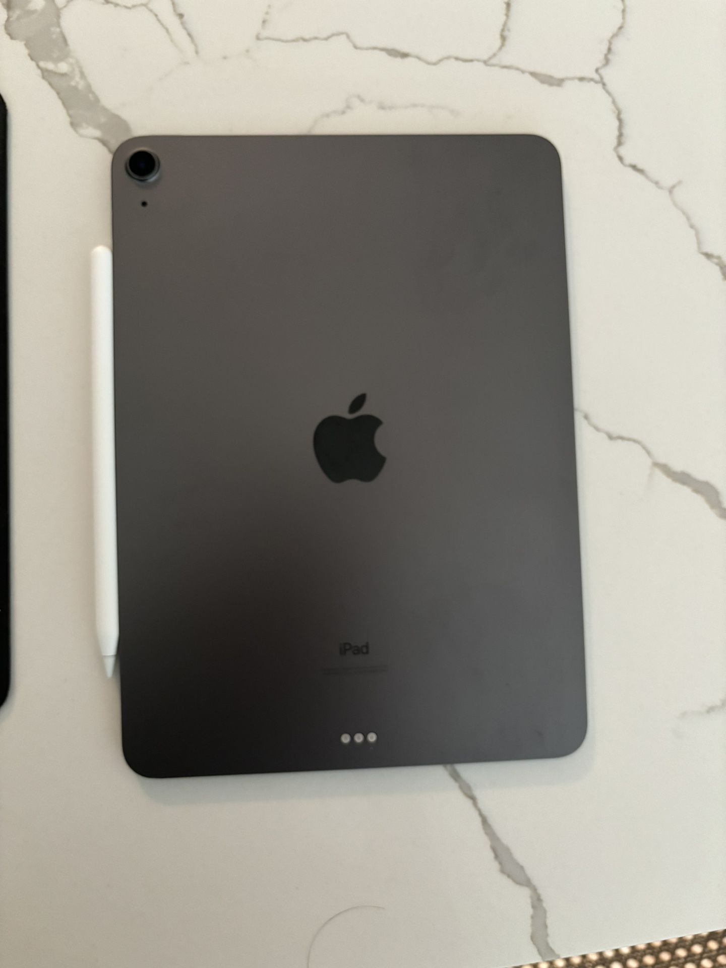 iPad Air 4th Generation (64 GB) + Apple Pencil 2nd Generation