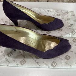 Purple suede Heels