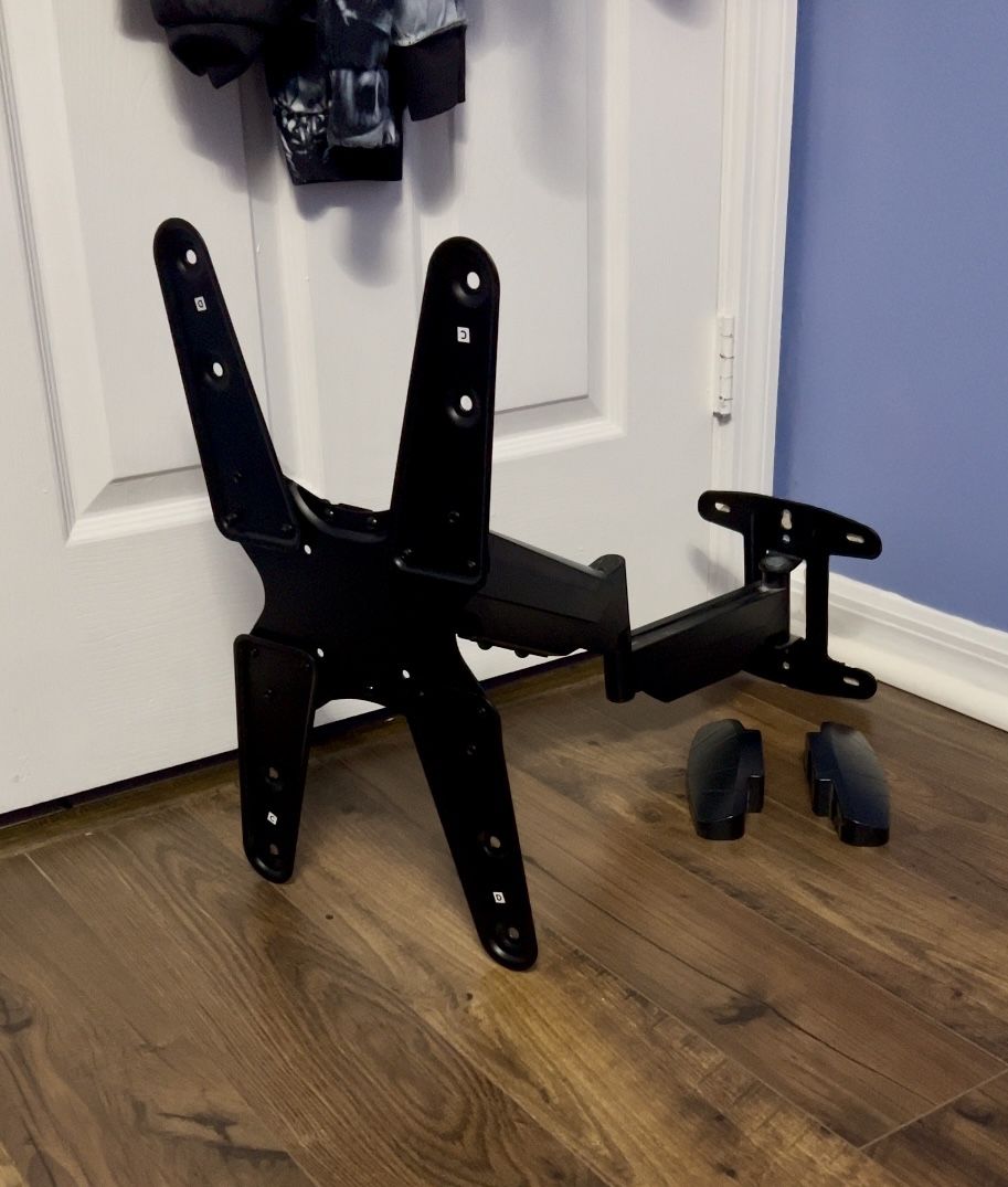 tv Wall Mount Used In Good Working Condition Holds Up To 60"