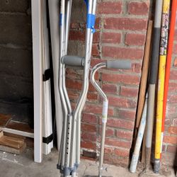 Crutches 