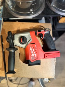 Milwaukee rotary hammer
