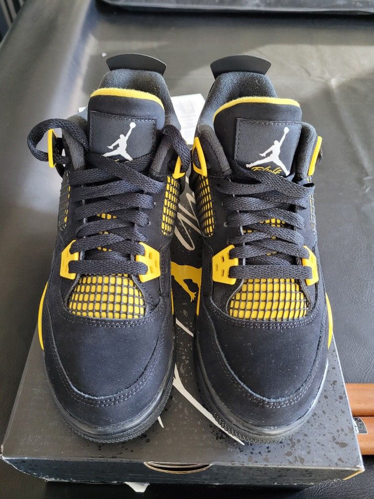 Jordan 4 Yellow Thunder